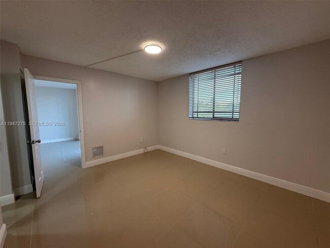 Foto del edificio - 5033 NW 7th St