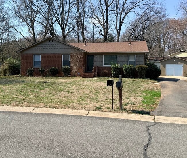 Building Photo - 5325 Evanshire Dr