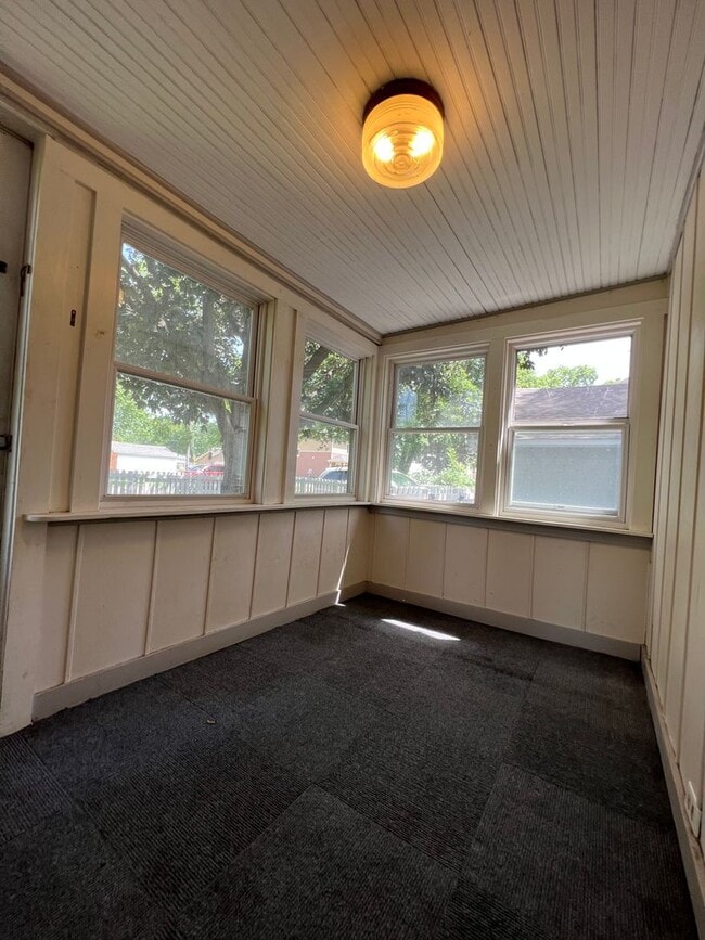 Building Photo - 824 Johnson St