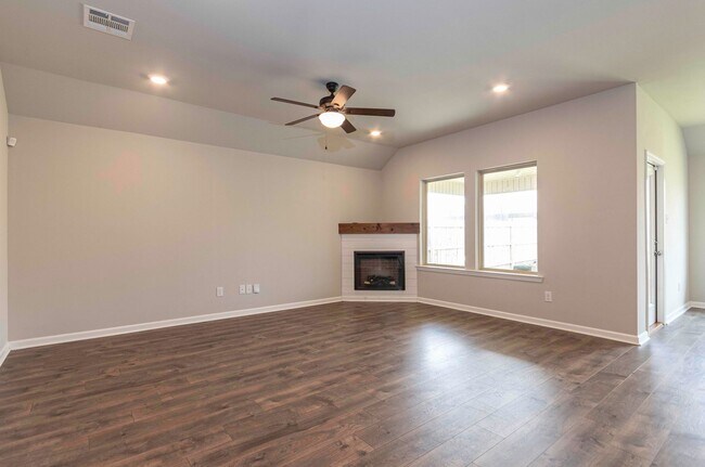 Foto del edificio - 4 bedroom home for rent in Youngsville