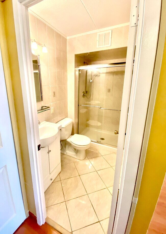 401 Cooper Landing Rd Unit 605, Cherry Hill, NJ 08002 Condo for Rent in Cherry Hill, NJ