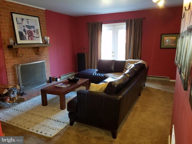 Building Photo - 11746 Carriage House Dr