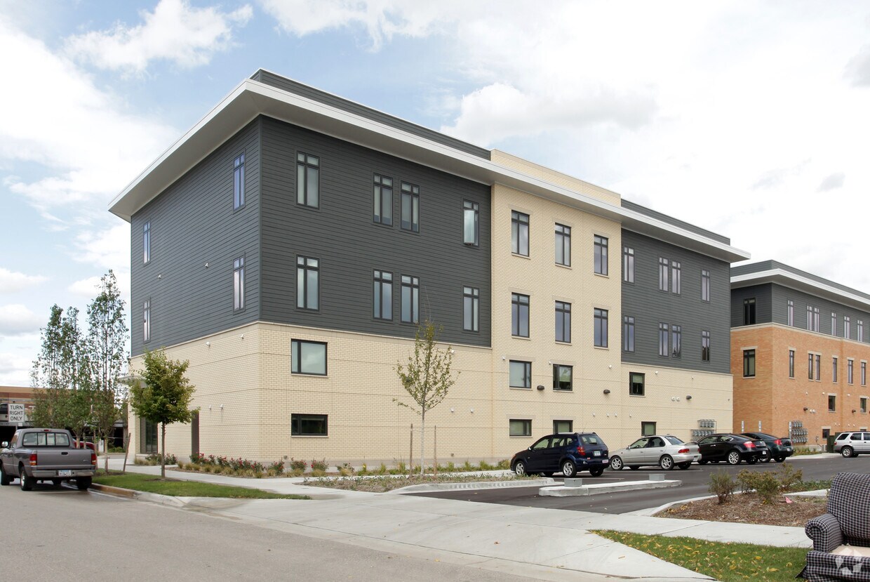 Foto del edificio - Tapestry Square