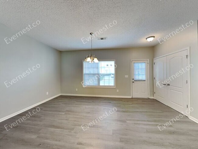 Building Photo - 8615 Thomas Ln