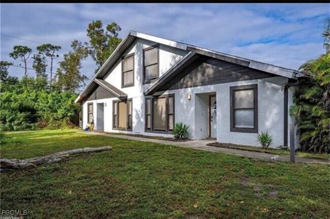 Building Photo - 17430 Dumont Dr