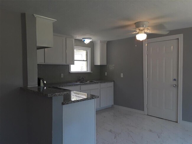 Foto del edificio - 321 S Westward St