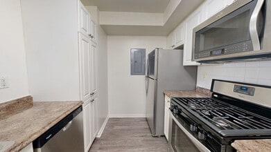 Interior Photo - 14 North