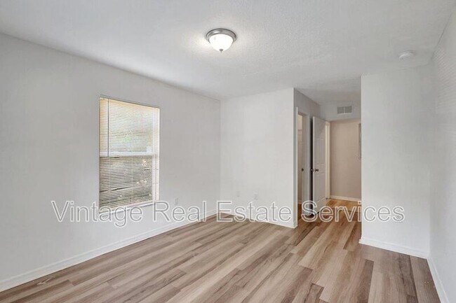 Foto del edificio - 720 Newton Ave S