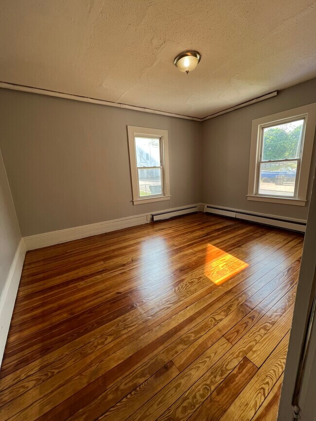 51 Asnuntuck St, Enfield, CT 06082 Townhome Rentals in Enfield CT