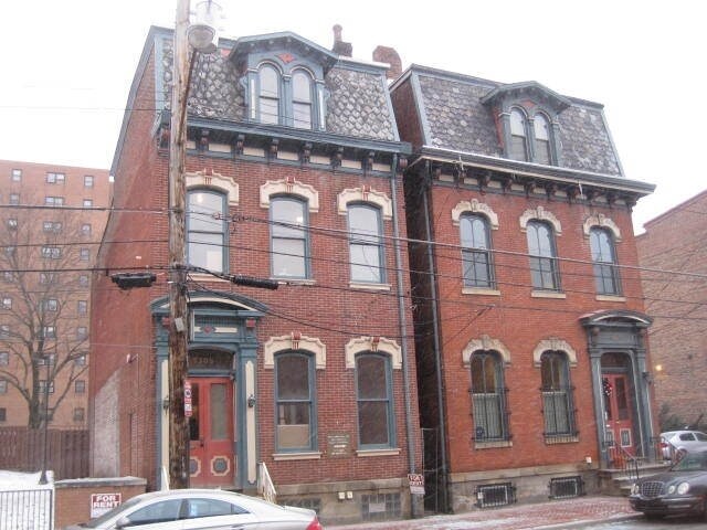 Primary Photo - 1305 Allegheny Ave