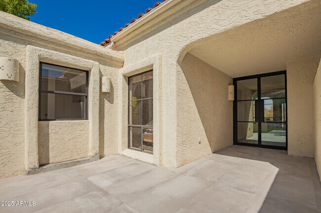 Foto del edificio - 3800 E Lincoln Dr