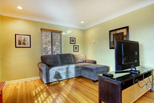 Foto del edificio - 346 Jefferson St NE