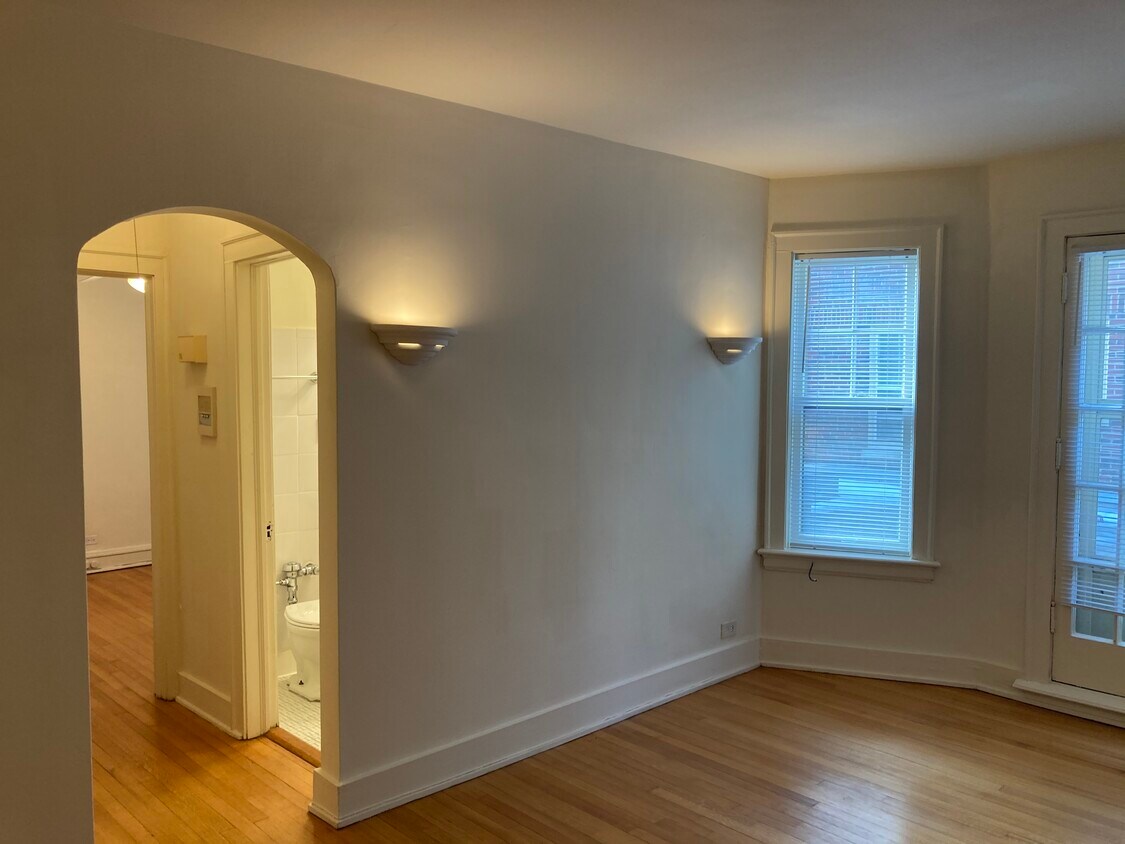 Primary Photo - 806 Elm St