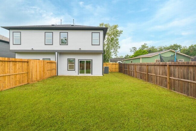 Foto del edificio - 890 Lucky St