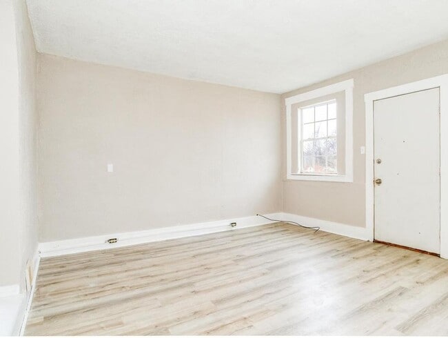 Foto del edificio - 3 Bedroom Home in Aliquippa