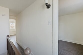 Building Photo - 512 Curtin St