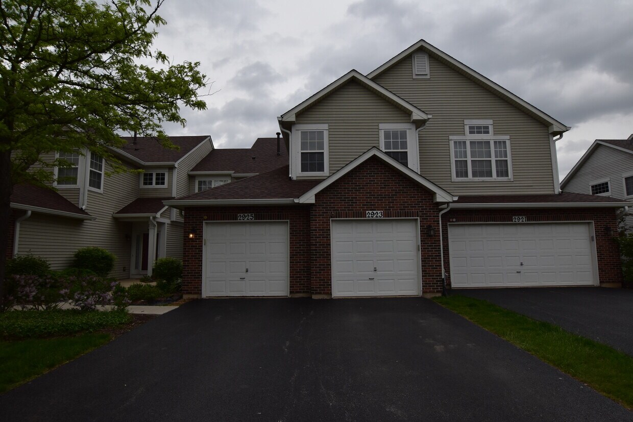 Primary Photo - 2923 Kentshire Cir