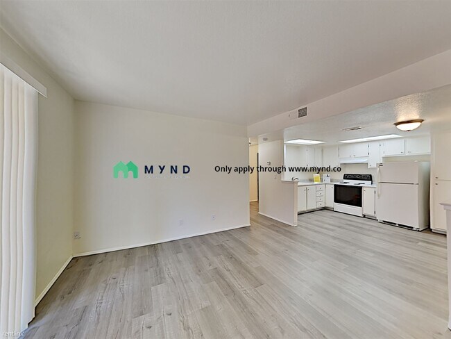Building Photo - 4930 College Oak Dr