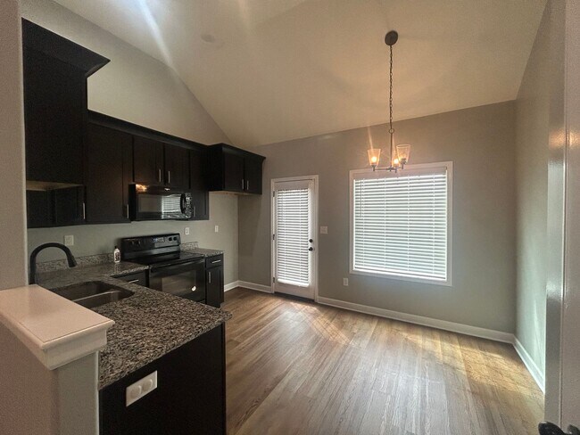 Building Photo - 401 Park St