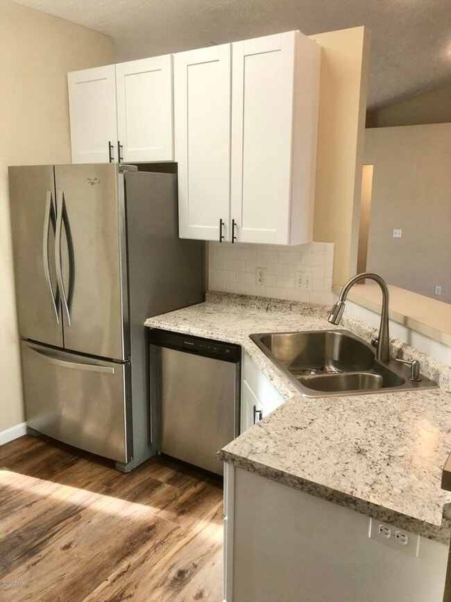 Building Photo - Single-Family House for Rent