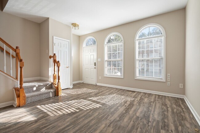 Building Photo - Delta Ridge Darling!  Available Now!  3BR Plus Den!