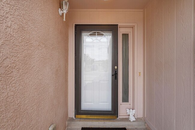 Foto del edificio - For Rent | 3 Bed / 2 Bath | 1-Car Garage |...