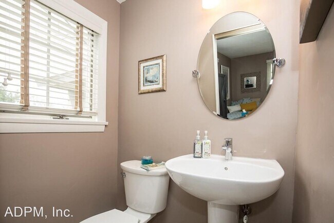 Building Photo - 1 br, 1 bath House - 12 Flynn Street