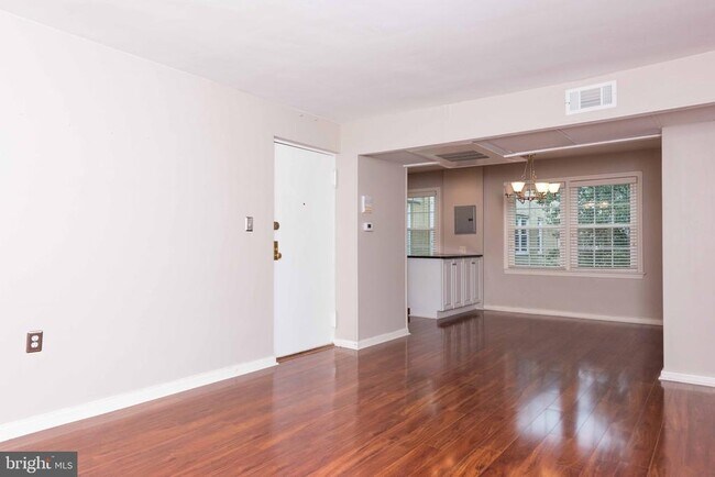 Foto del edificio - 6512 Boulevard View