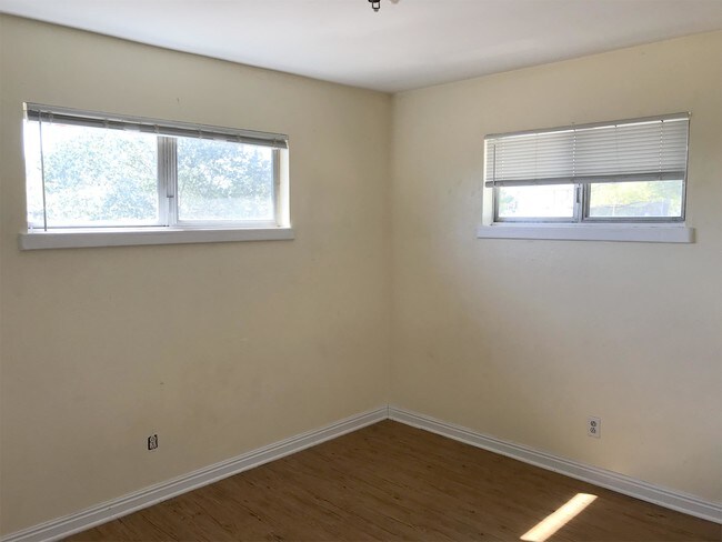 Building Photo - 267 W 500 N