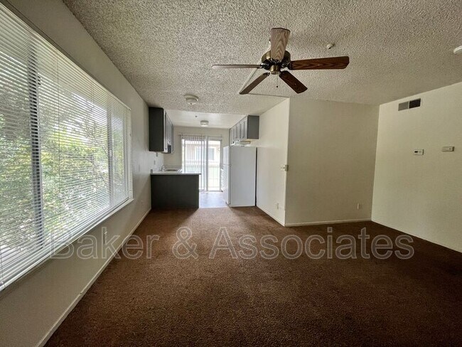 Building Photo - 1017 Civic Center Dr