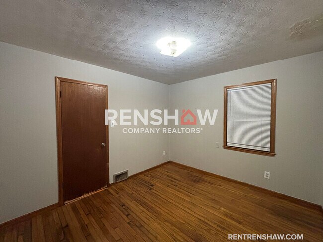 Foto del edificio - 4593 Wooddale Ave