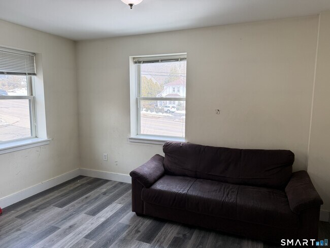 Building Photo - 78 Cedar St