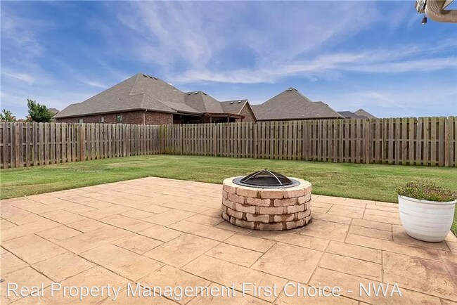 Foto del edificio - 4 br, 3 bath House - 3905 SW Gemstone Blvd