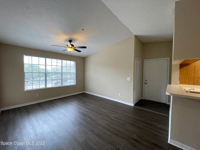 Foto del edificio - 7667 N Wickham Rd