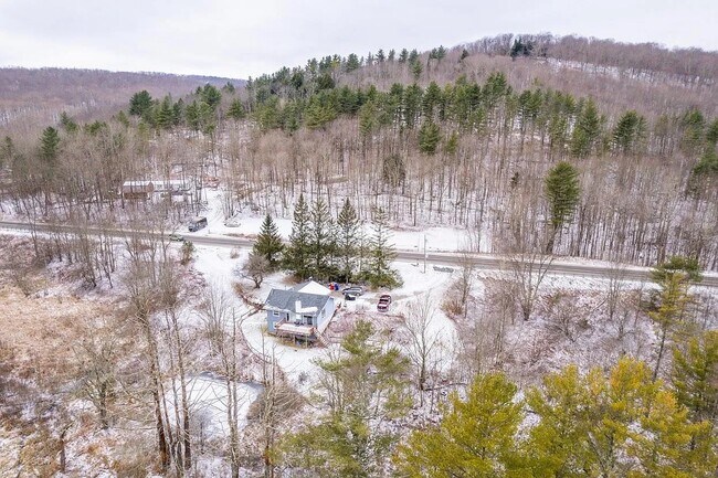 Foto del edificio - 832 VT-15