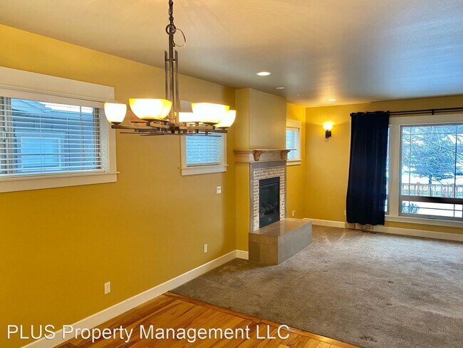 Building Photo - 3 br, 3.5 bath House - 1372 NW Newport Ave