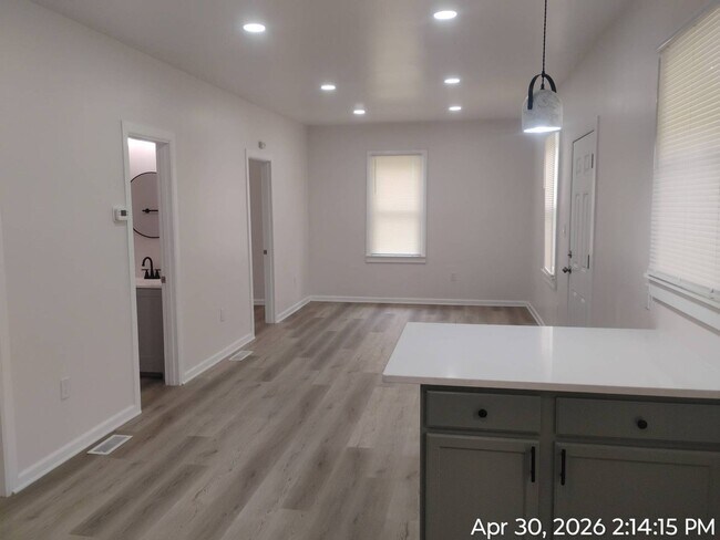 Foto del edificio - 6015 Hosmer Ave