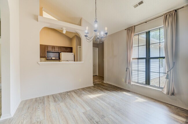 Building Photo - 4905 Glencairn Dr
