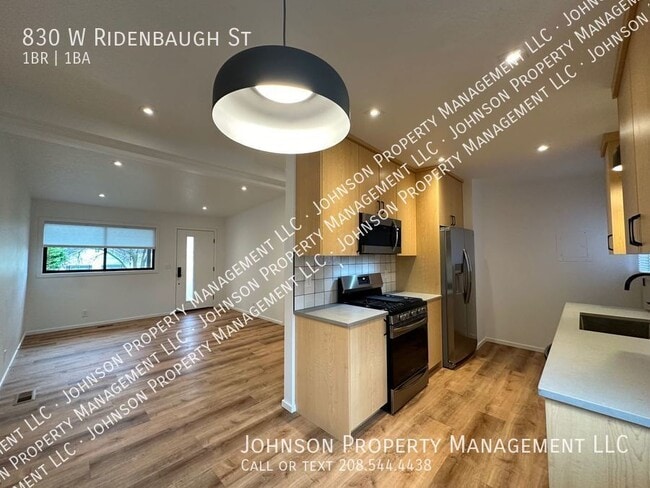 Building Photo - North End's Best close to 8th St. trailsys...