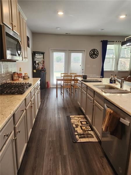 Foto del edificio - 7475 Ansley View Ln