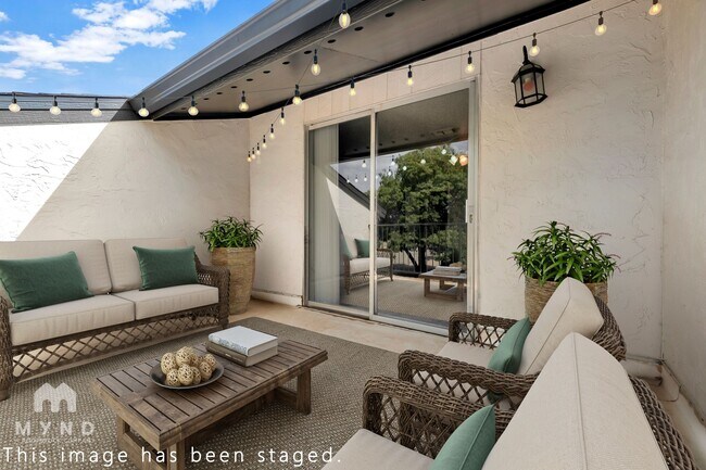 Foto del edificio - 3226 63rd St