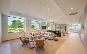 Interior Photo - Lake Terrace