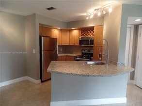 Building Photo - 3350 Pinewalk Dr N