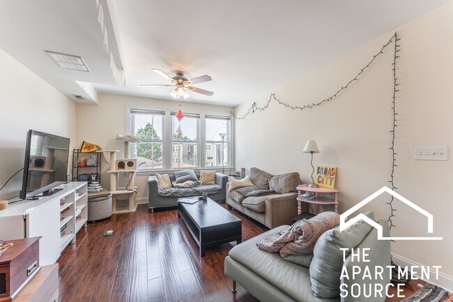 Foto del edificio - 3047 N Kimball Ave