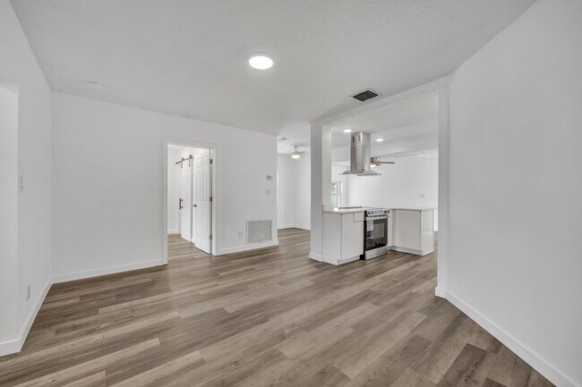 Building Photo - 713 Langston Ct