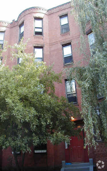 Primary Photo - 64-66 Hawthorne St