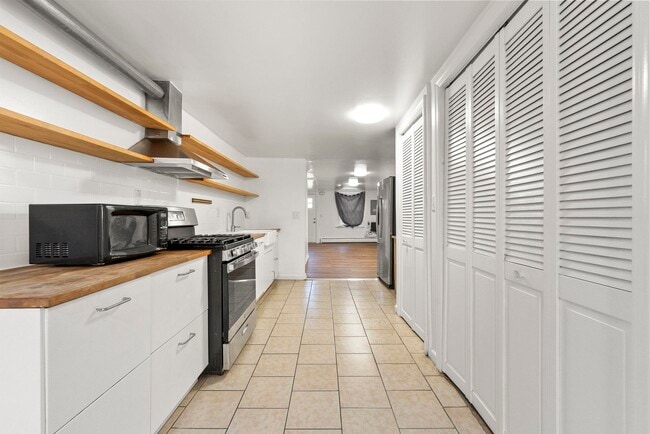 Foto del edificio - 40 Van Reypen St