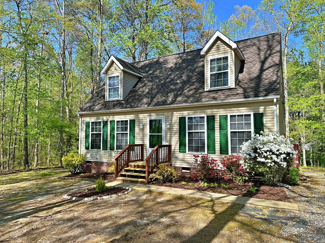 Primary Photo - Cape Cod on Large Wooded Lot
