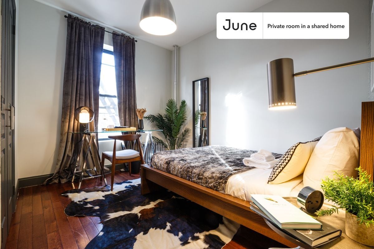 Foto principal - Room in Shared 4 bed/1 bath home