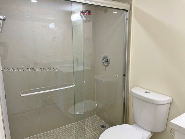 Foto del edificio - 16950 W Dixie Hwy